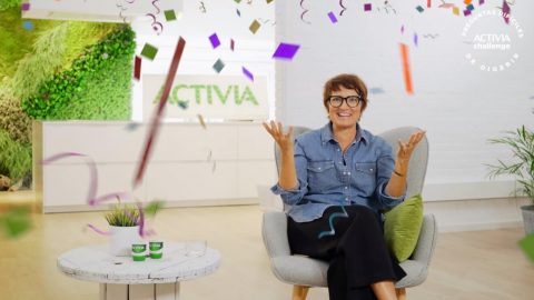 Contrata a Sílvia Abril