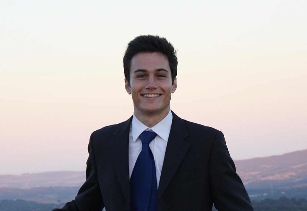 contratar enrique serrano