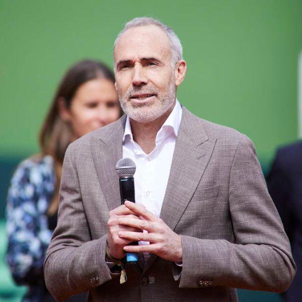 Contratar Álex Corretja