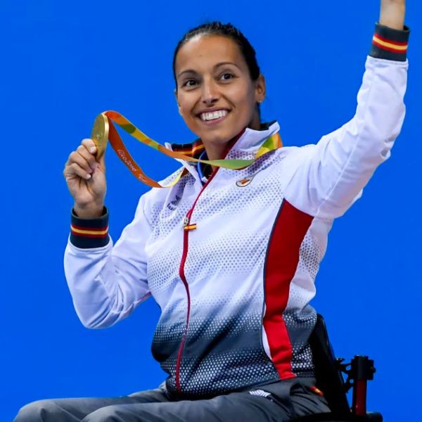 Contratar Teresa Perales