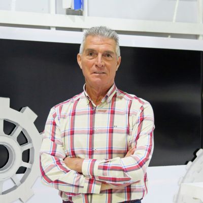 contratar Manolo Sarriá