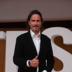 Contratar Victor Kuppers