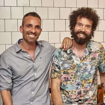 contratar Juan y Damián