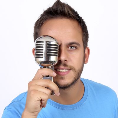 contratar Tomás García