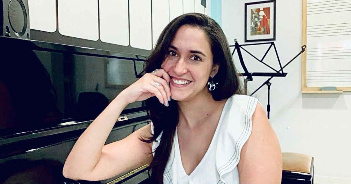 Contratar Camila Rivero Soprano