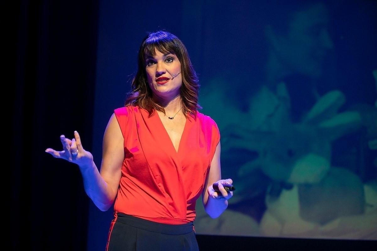 Irene Villa para Laboratorios Almirall