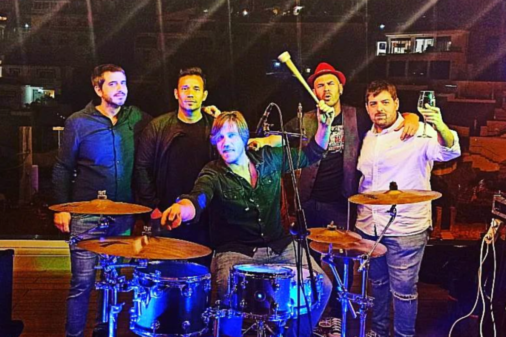 contratar tributo la movida