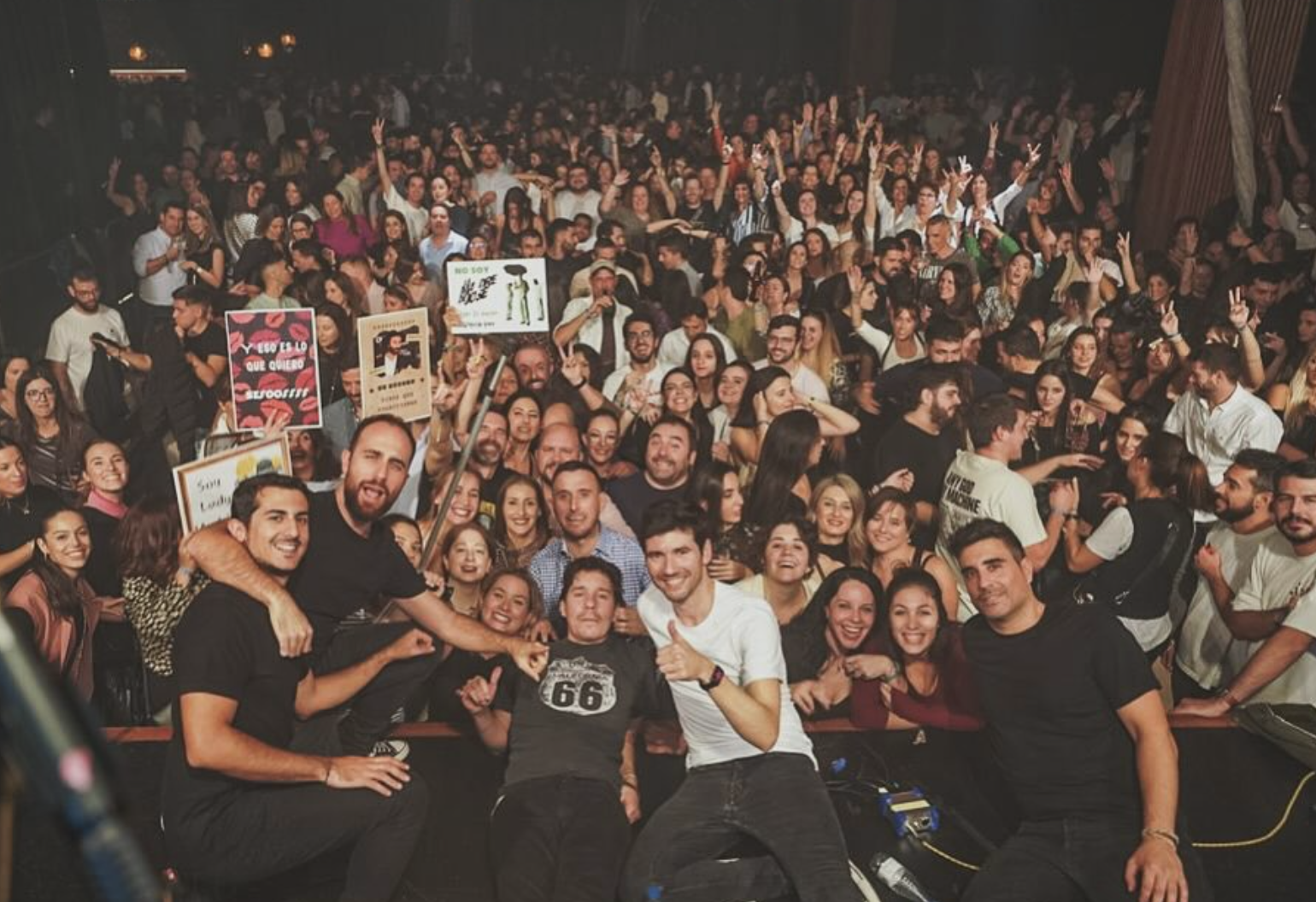 contratar tributo el canto del loco