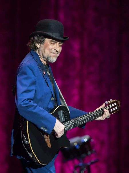 Contratar Tributo a Sabina