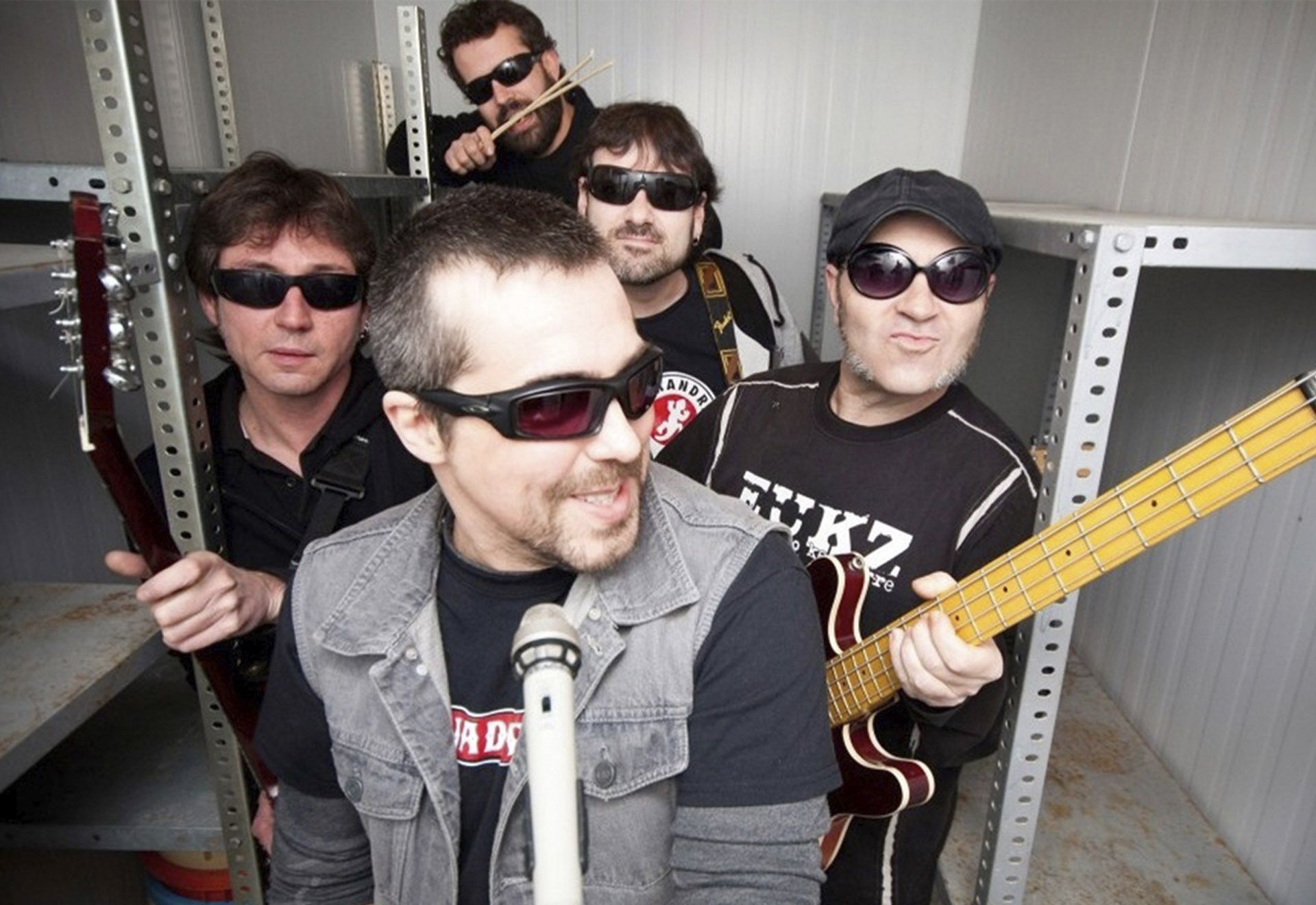 Contratar El Último Ke Zierre