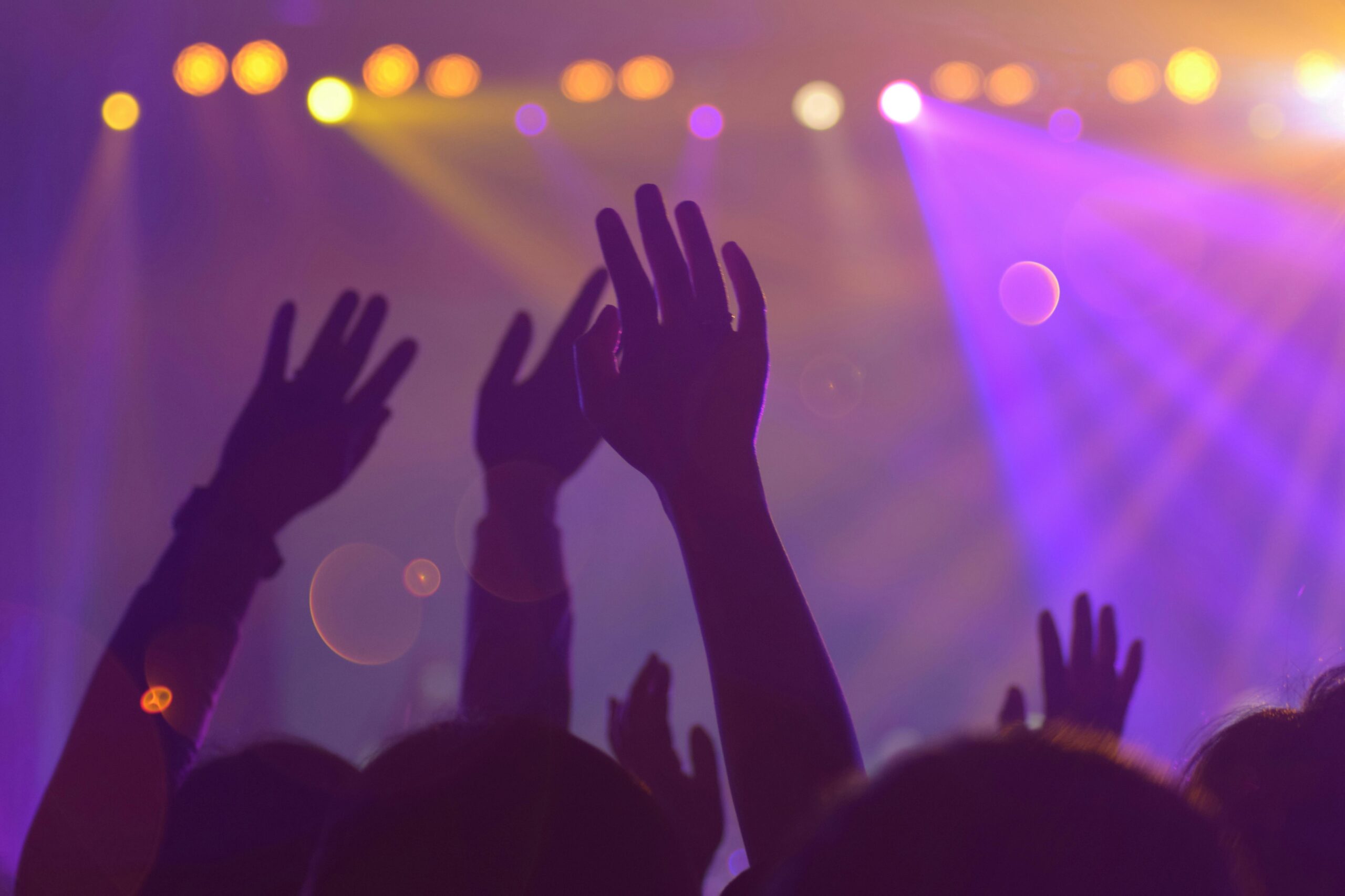 contratar grupos musicales en sevilla