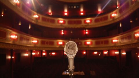 contratar monologuistas