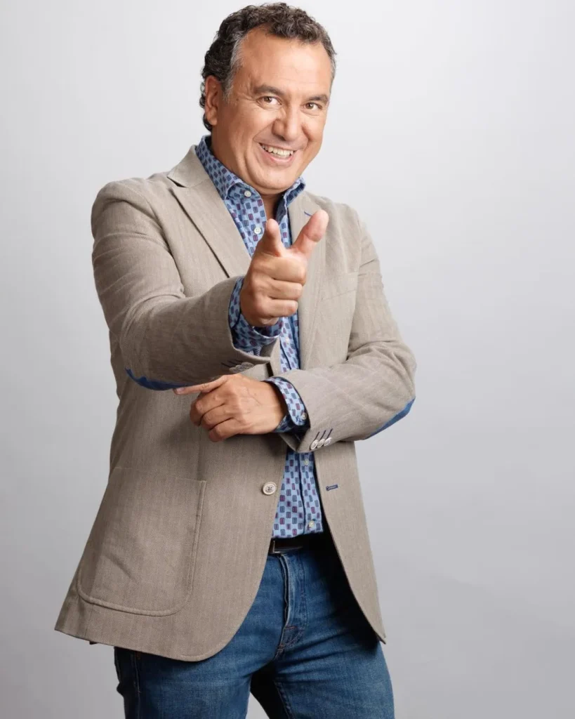 Contratar Roberto Brasero